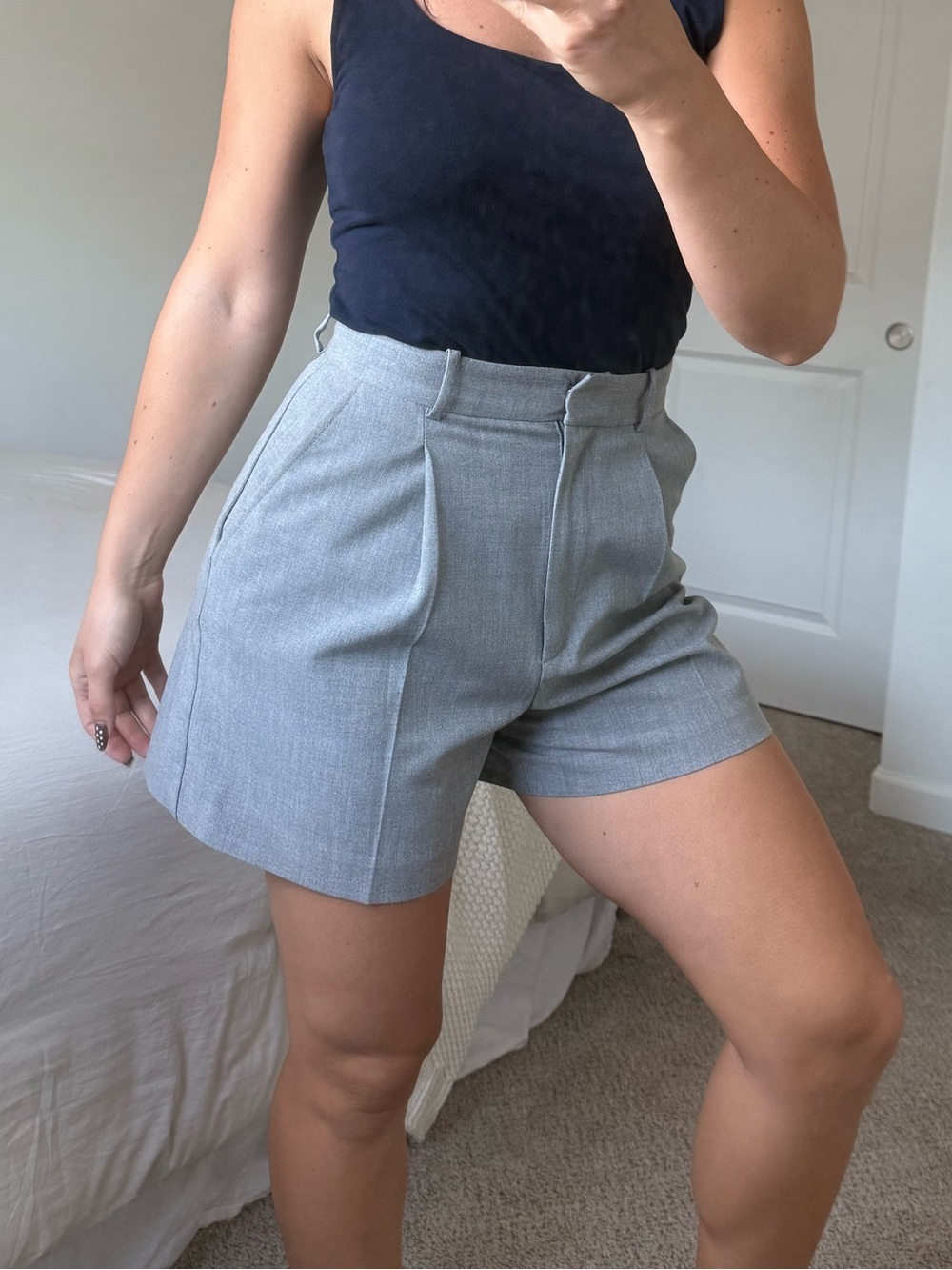 Zara Light Gray High-Rise Pleated Women’s Shorts XS